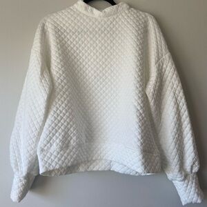 Shein/ Women’s White Quilted Sweatshirt/Size L